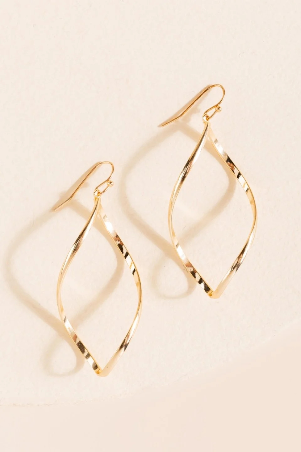 TWIST EARRING.jpeg