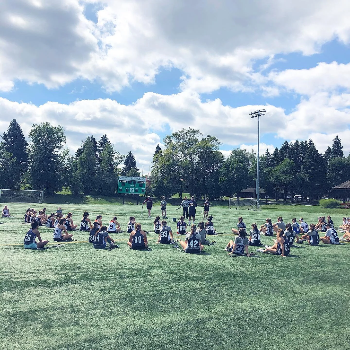 Couldn’t ask for a more beautiful day for our college coach clinic! 60+ players learning the game from @foresterathletics @uchicagowlax @iwuwlax @depauwwlax #fallball #playerdevelopment #lax #lacrosse