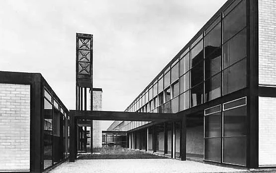 L’école secondaire de Hustanton, Norfolk, Alison et Peter Smithson | 1949-45 © Wikiarquitectura