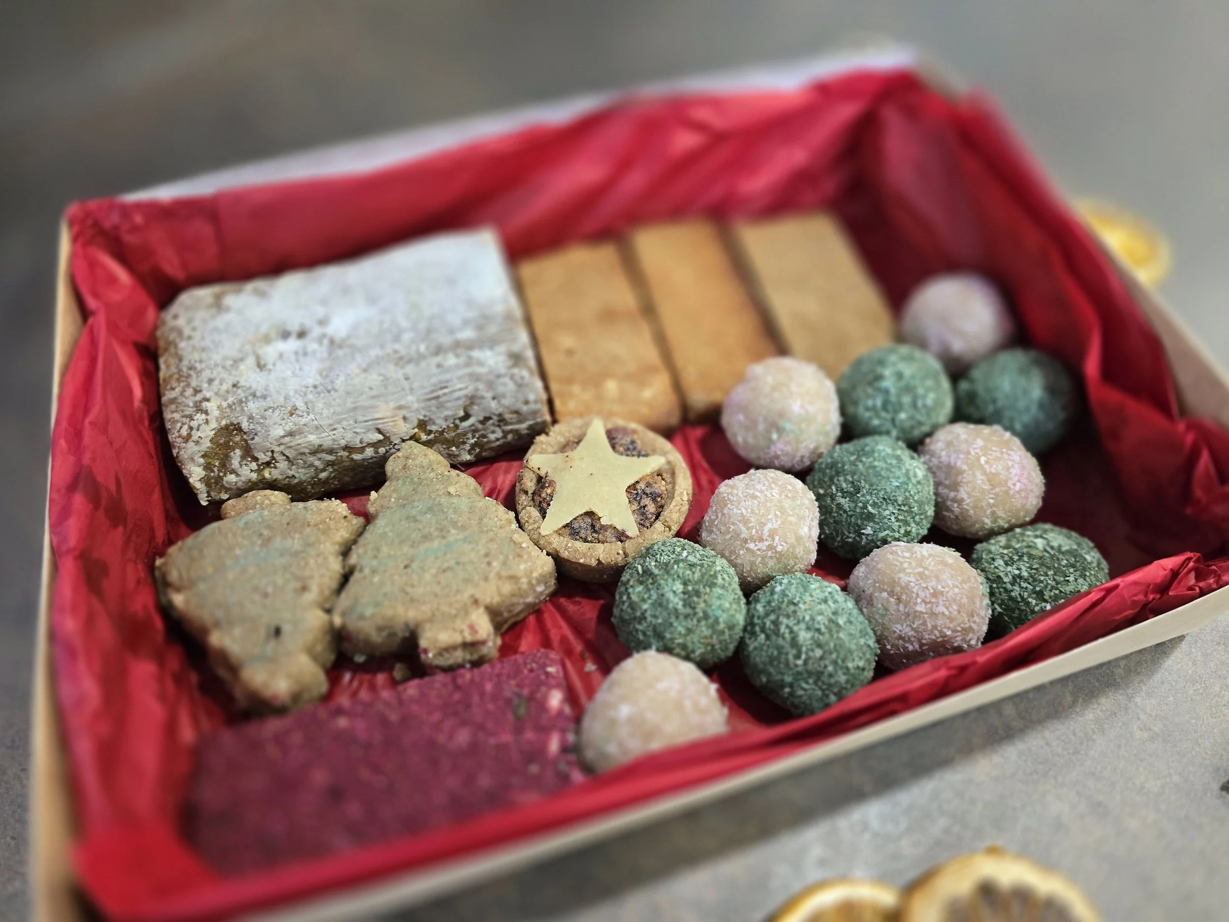 zero-sugar-christmas-hamper-malta-anurakti.jpg