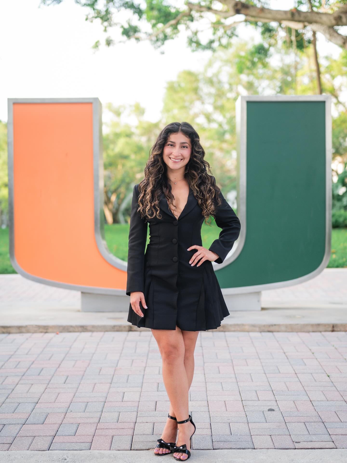 I have been heading to the University of Miami non-stop for the past 3 weeks for graduation portraits, and I finally have a breather.  So, I&rsquo;m excited to share this grad portrait session of a beautiful, incredibly intelligent woman who is gradu