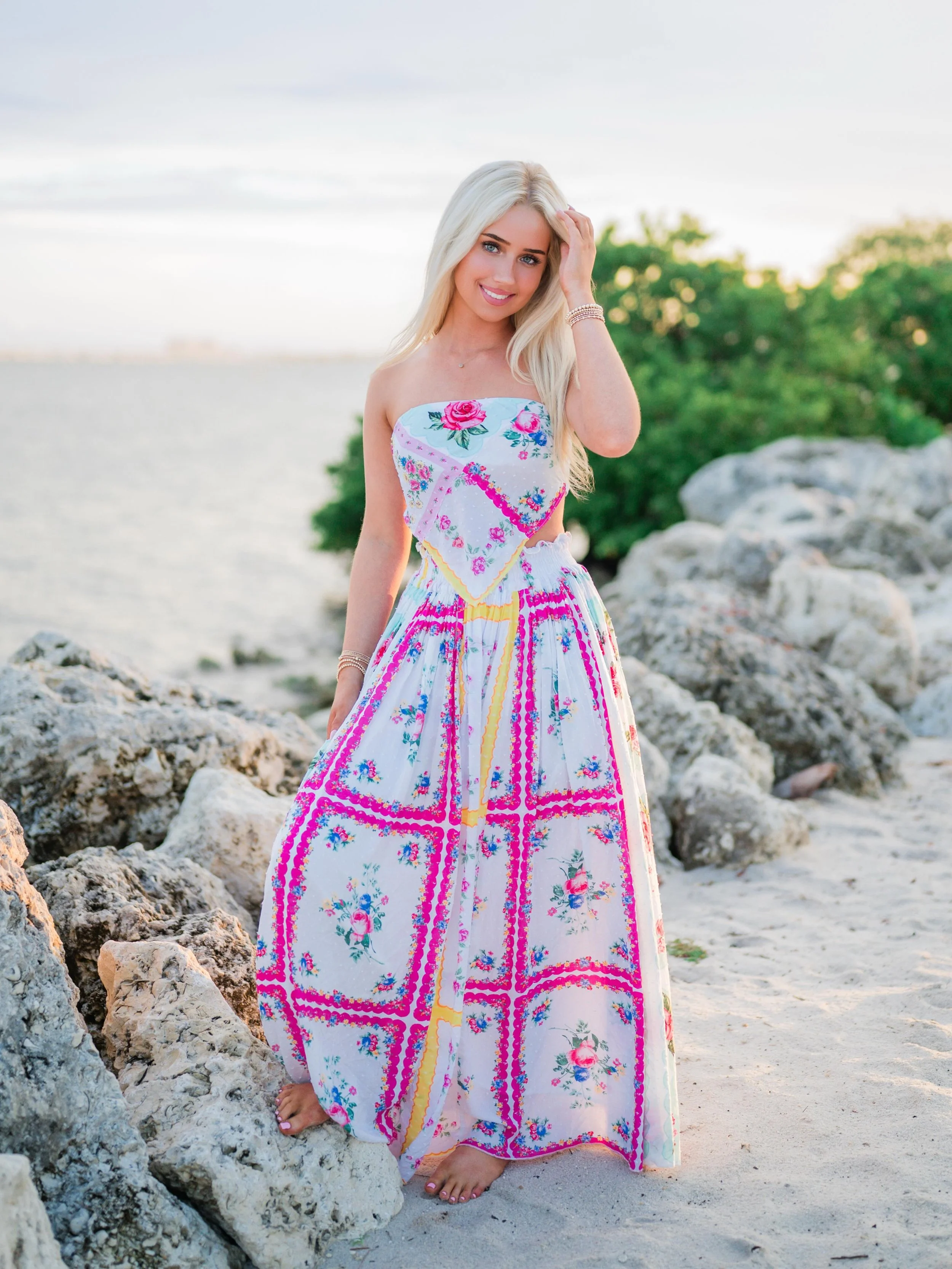 We showed up to Key Biscayne and were met with 20 mph wind gusts. Most people would panic about their hair&mdash; and yes, we did a little, but then we came up with a plan. 
Instead of fighting the elements or letting them ruin the vibe, we got a lit