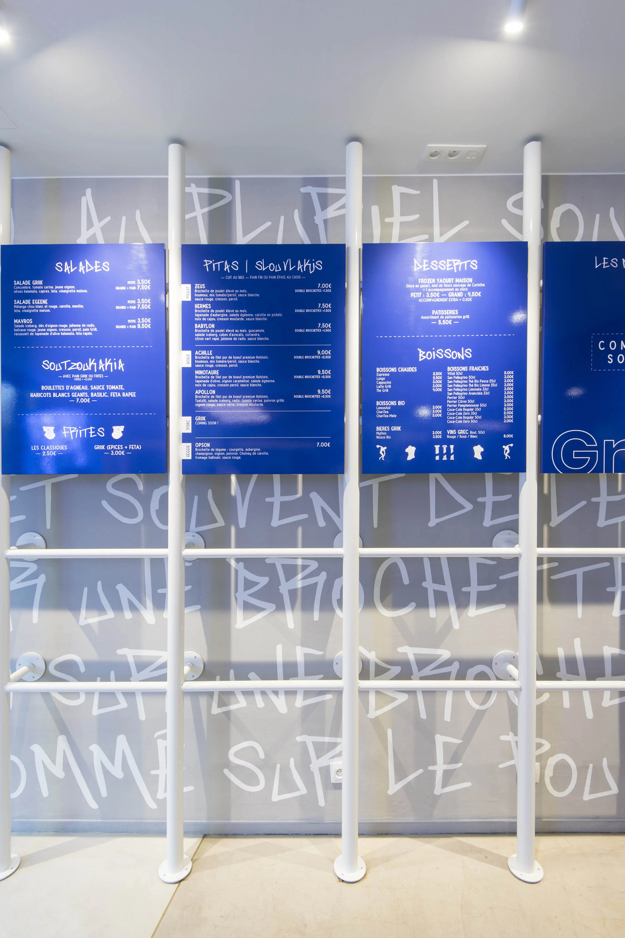 charlotte_buron_interion_design_griik_liege_menuboard_greek_food_restaurant_blue.jpg