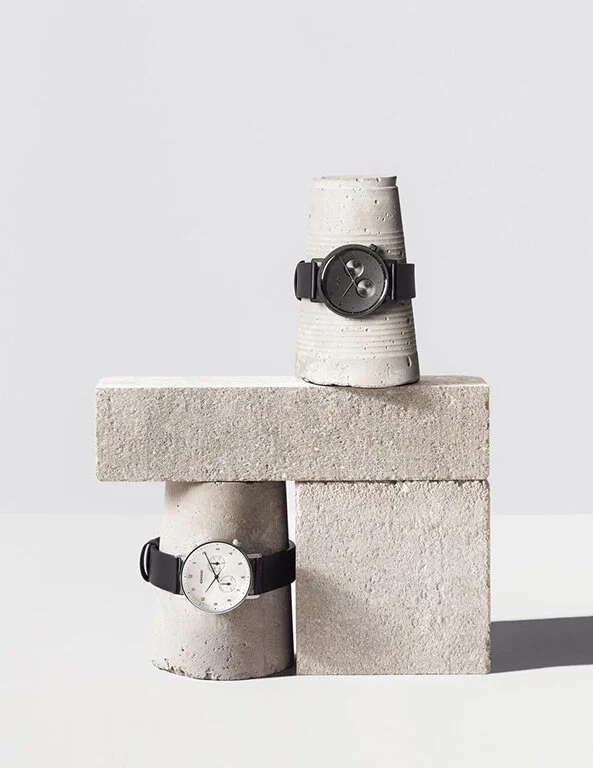 charlotte buron_setdesign_frederik_Vercruysse_komono_watches_stilllife_concrete_3.jpg