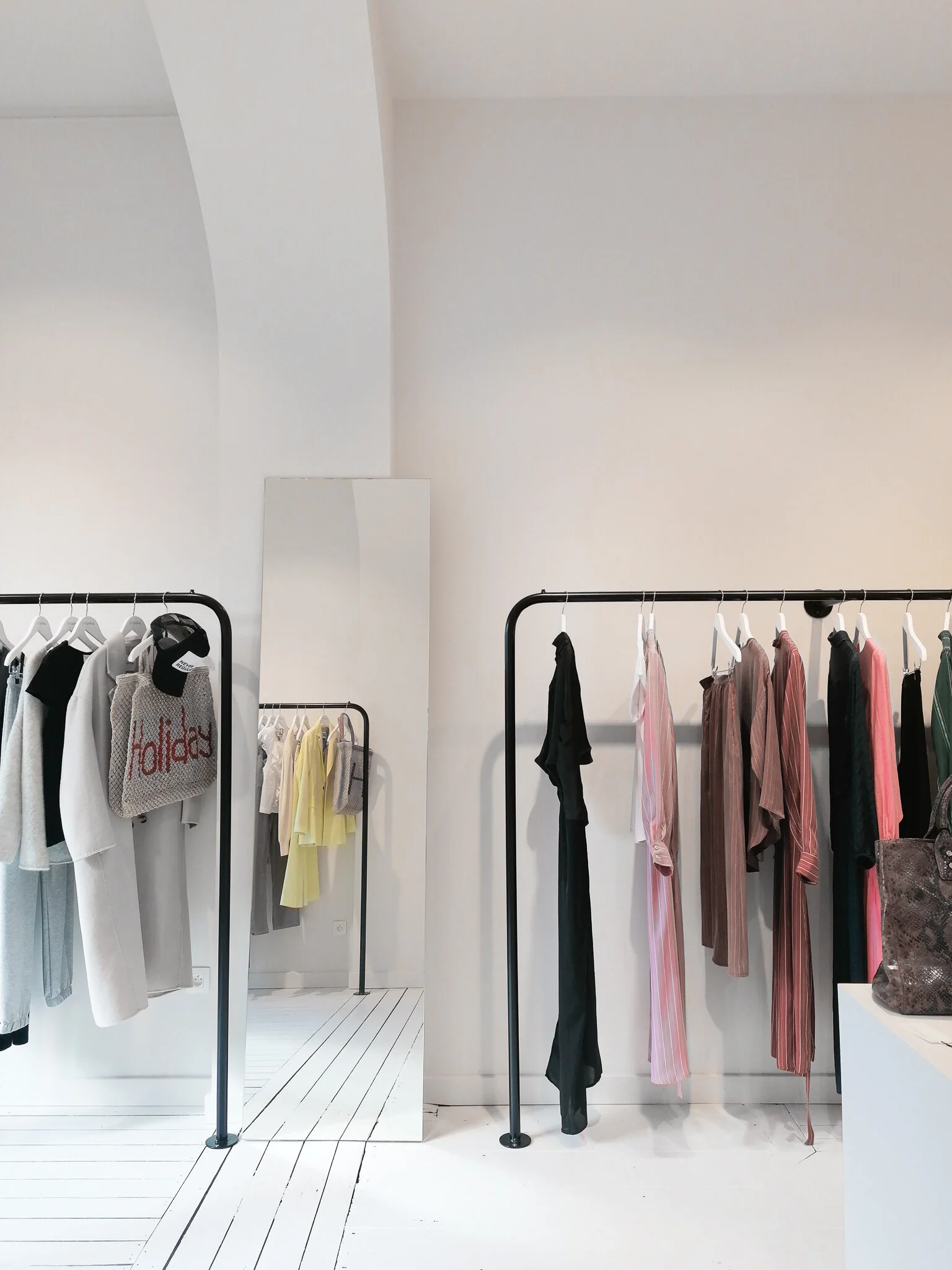 chabrn_spatial_designer_store_interior_concept_grenadine_14.jpg