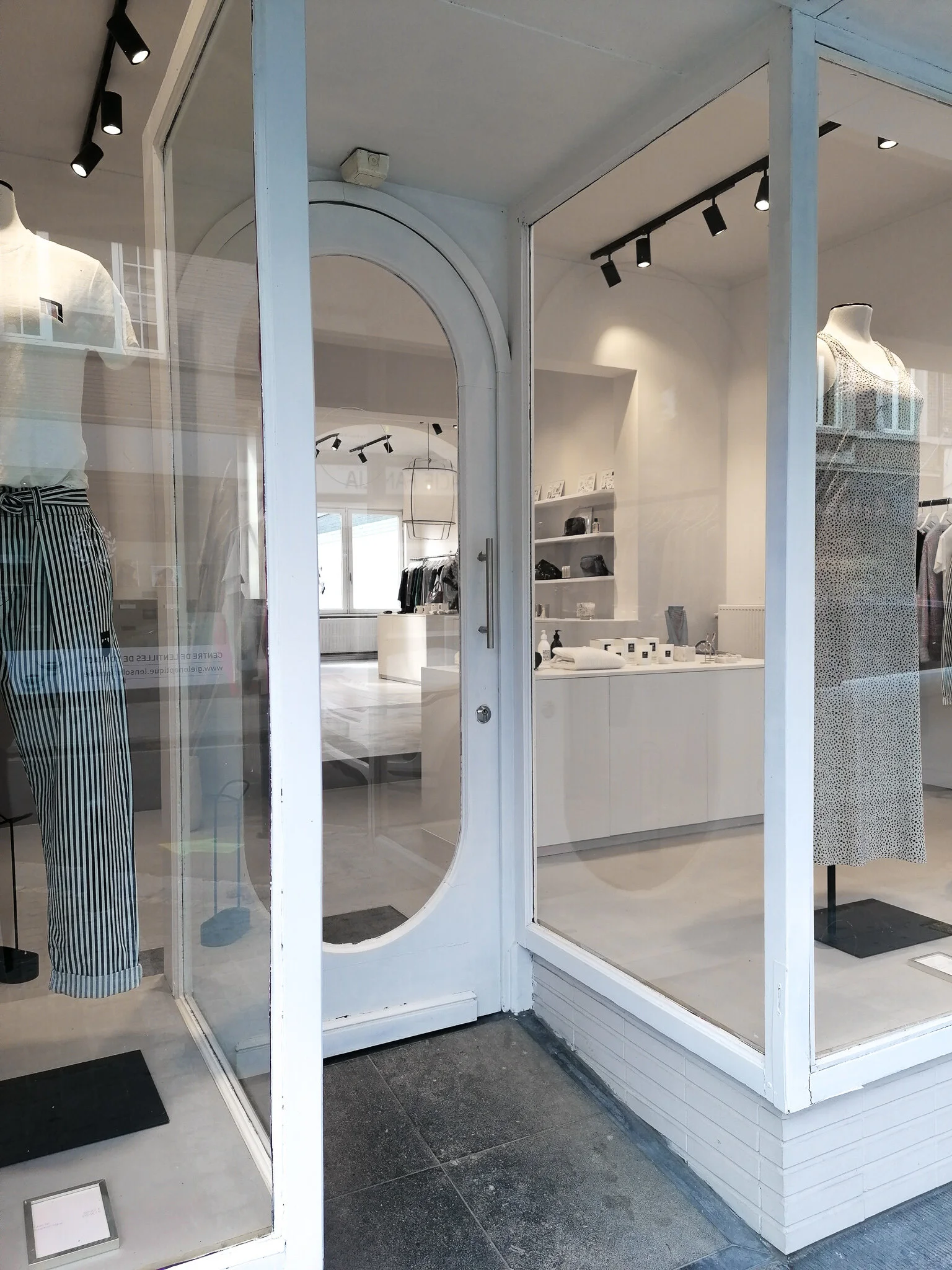 chabrn_spatial_designer_store_interior_concept_grenadine_33.jpg