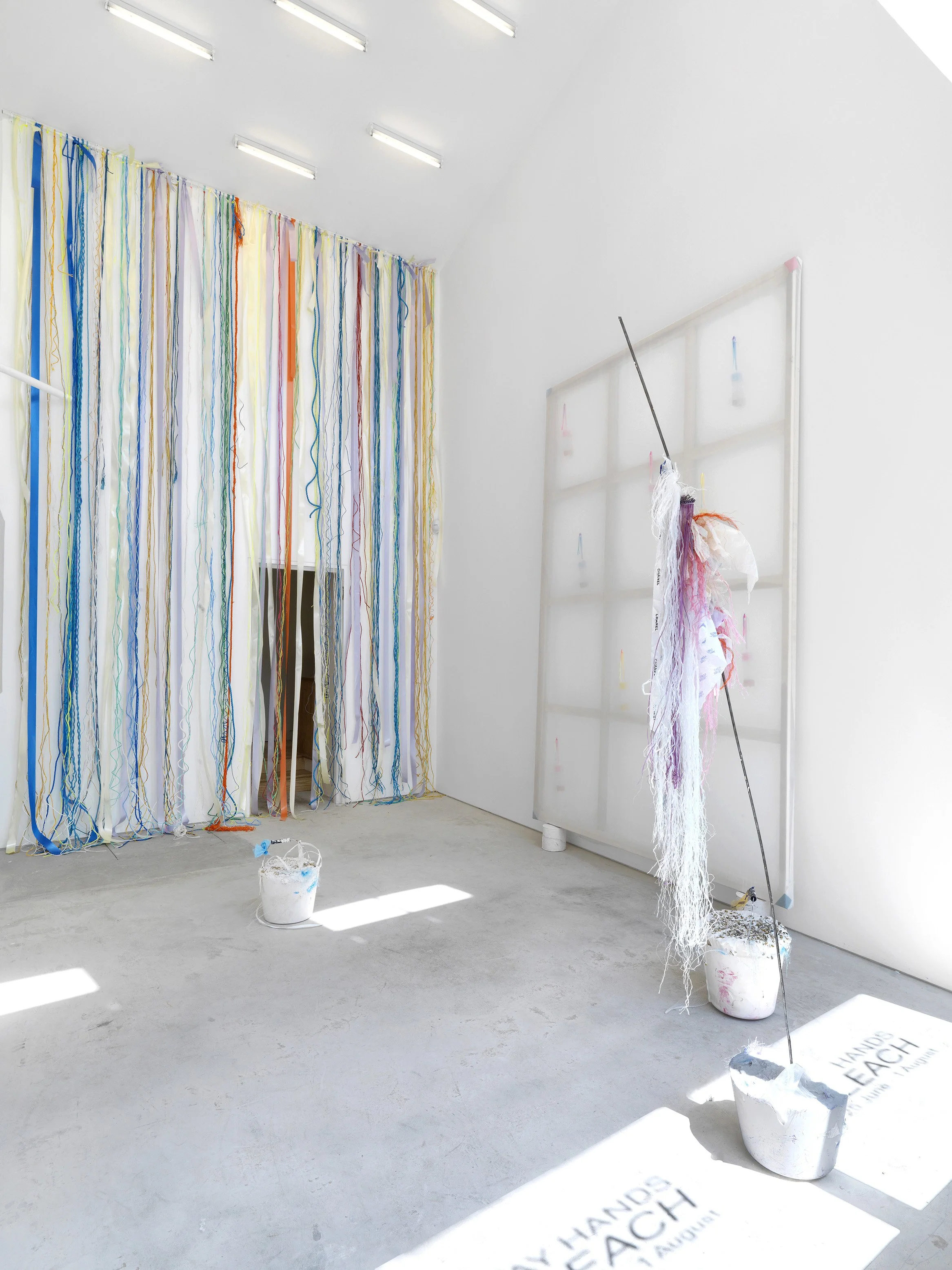 May Hands, 1506, Bleach, exhibition views 5_HR-web.jpg