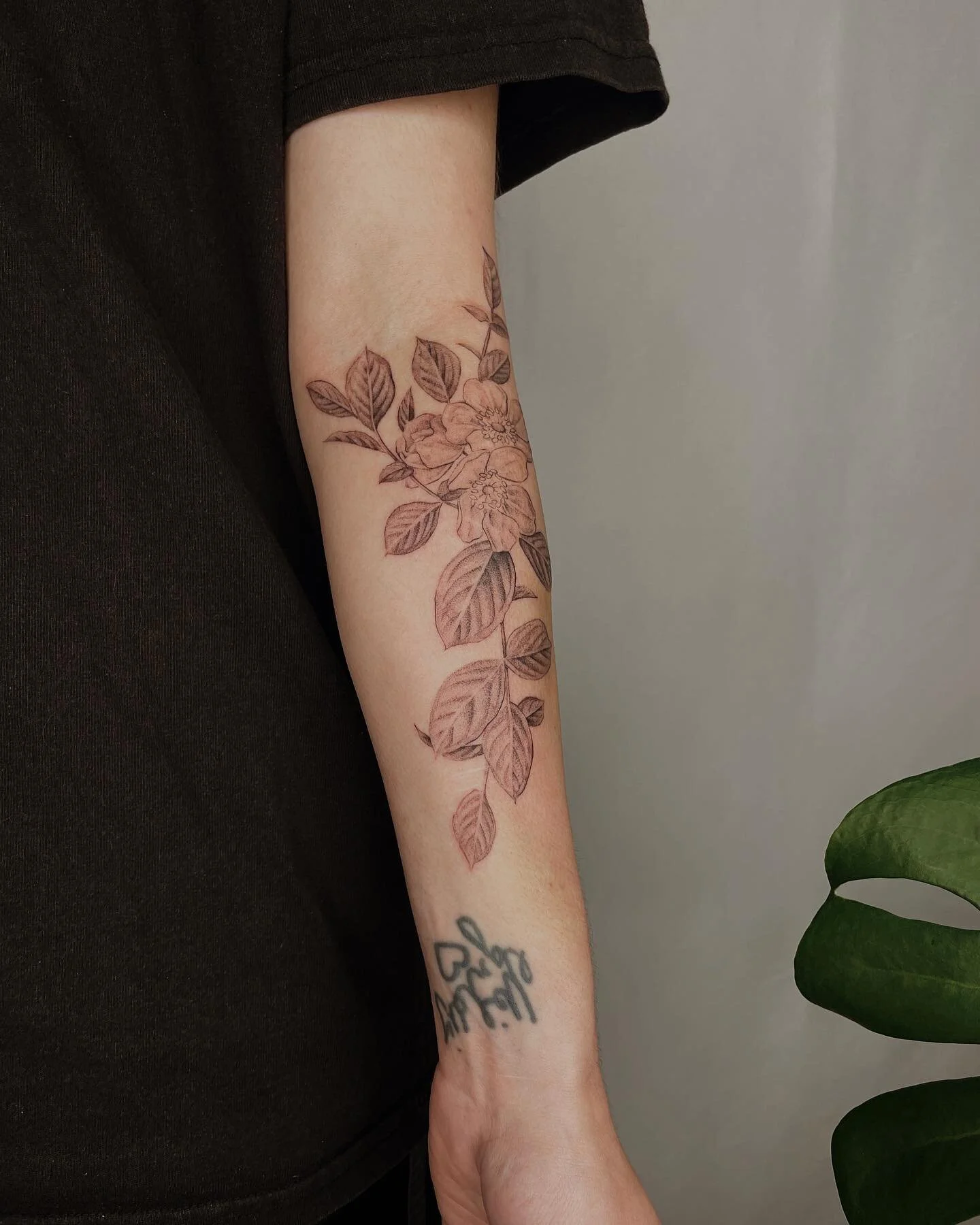 Wild roses for Kae !
Thank you for your trust all these years! 💓 Love when tattoos cross over the inner elbow. More please! #wildrose