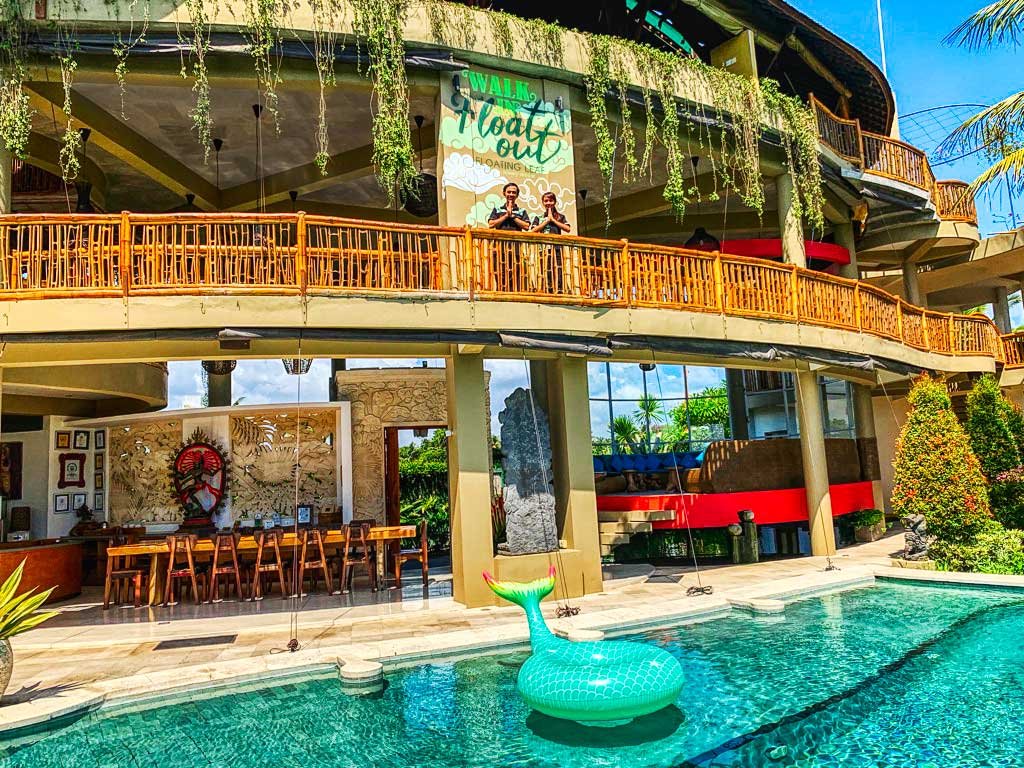 Mural-pool-Bali-min.jpeg