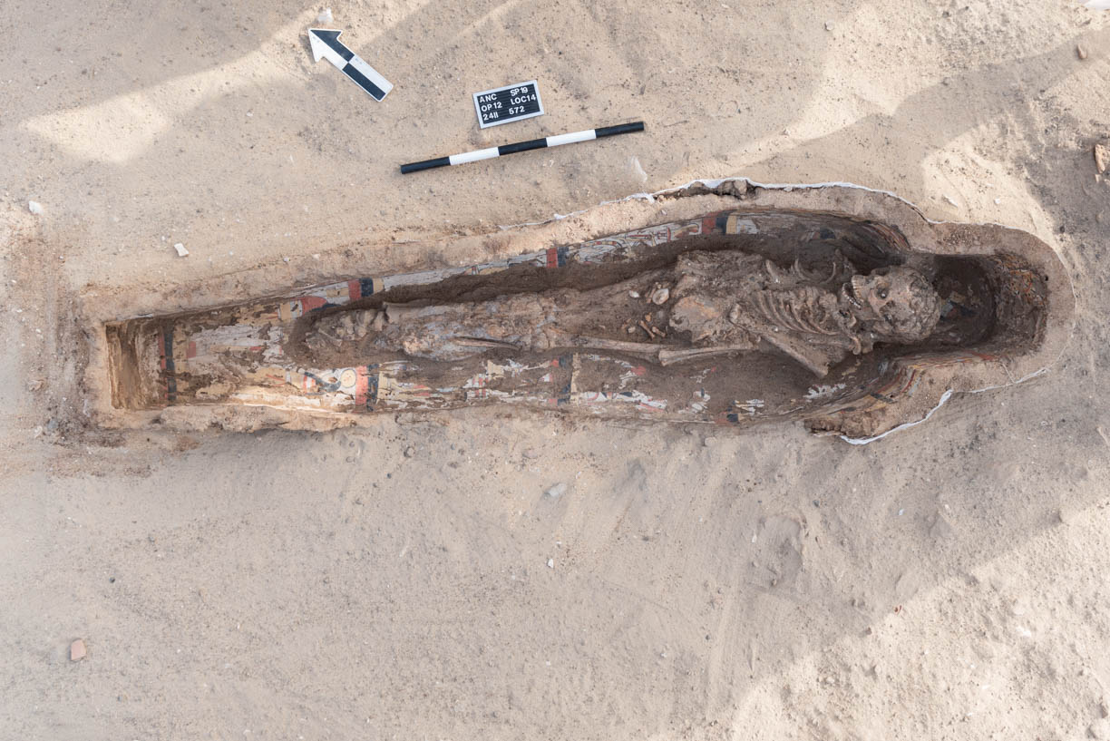 Fig. 16. Burial fully exposed in situ. Photo: Ayman Damarany / North Abydos Expedition © 2019