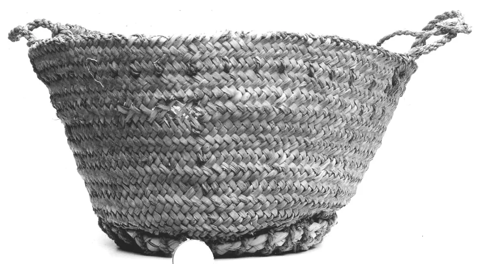 Fig. 19. Ancient maqtaf , possibly New Kingdom, excavated at Deir el-Bahri in 1931. Metropolitan Museum of Art 31.3.148