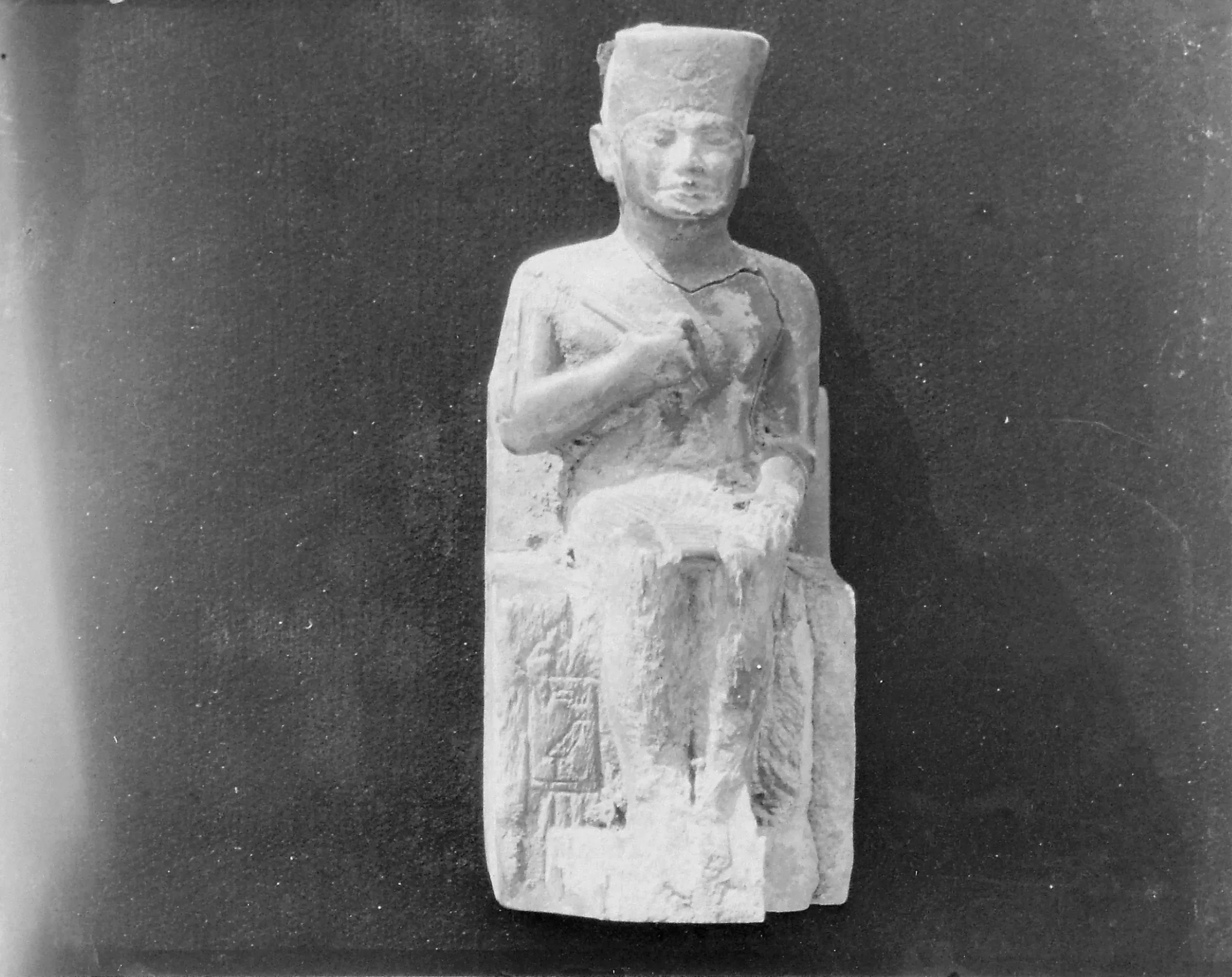 Fig. 5. The Horus name of King Khufu was very clearly visible in Petrie’s original photographs of the statuette at Abydos. Photo courtesy of the Egypt Exploration Society