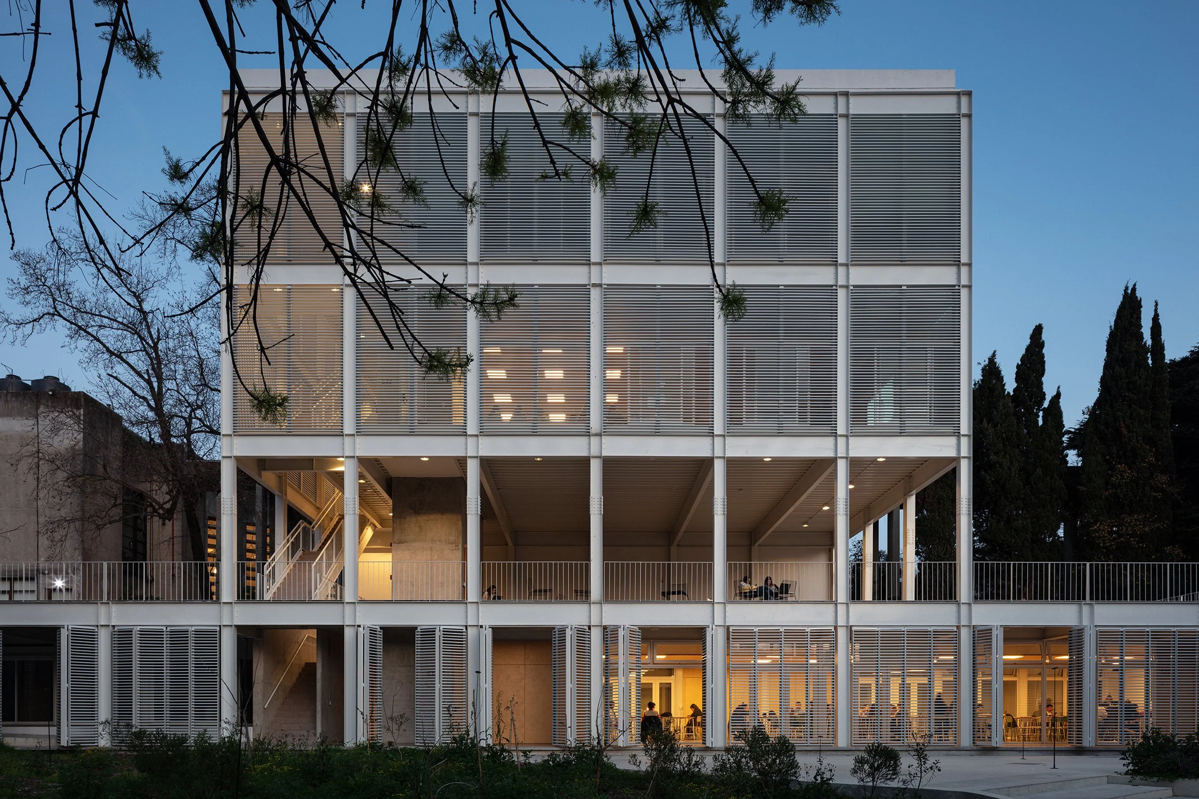 FADU2.jpg