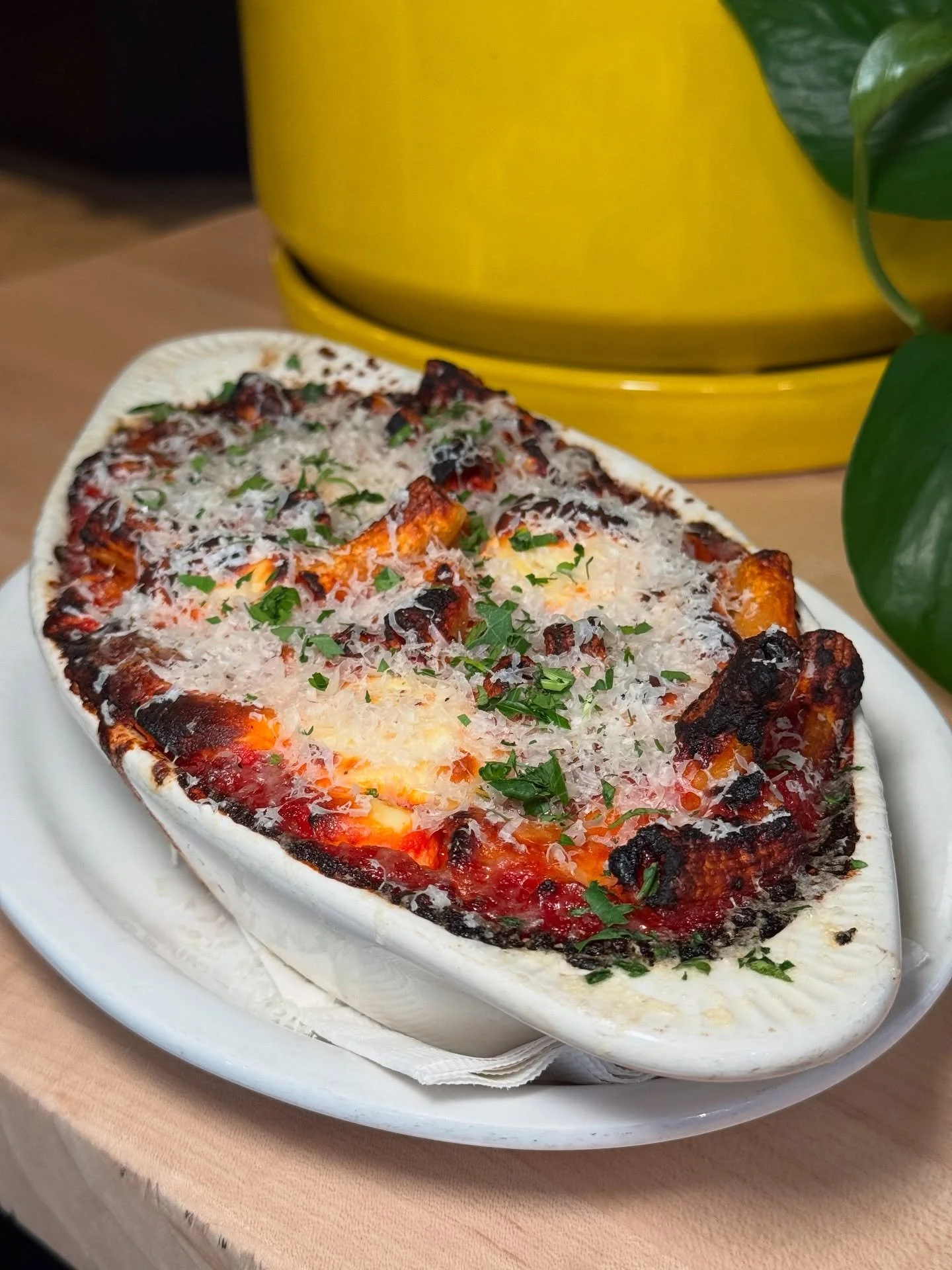 It&rsquo;s Italian American Wednesday! 🇮🇹🇺🇸✨ We&rsquo;re kicking off the month the right way with a BAKED ZITI!🍝💛

Nostalgic? ✔️
Warm? ✔️
Comforting? ✔️
Absolutely. 💯 

Come let carbs cure your Wednesday, we&rsquo;re open until 10pm tonight! ?