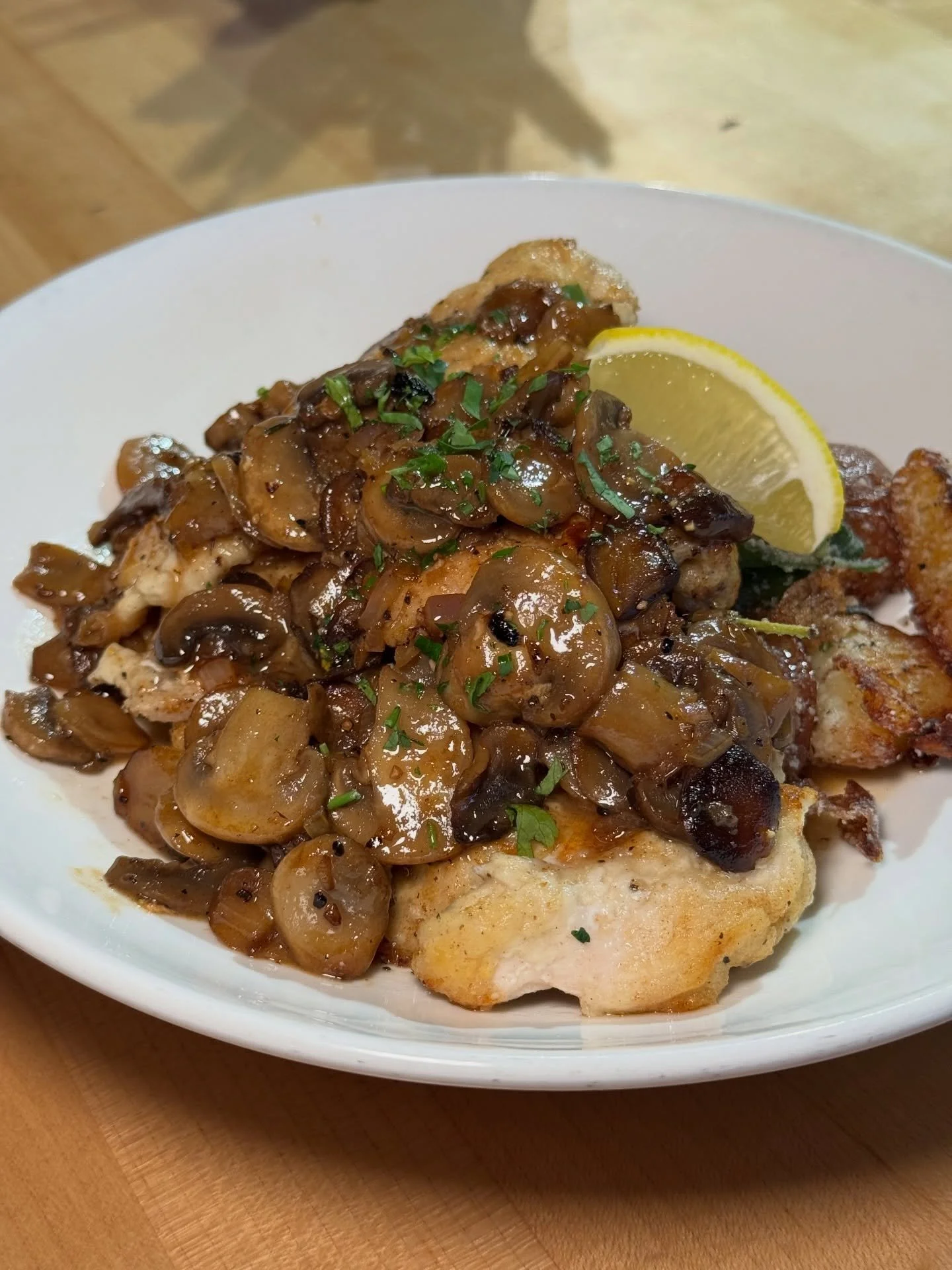 🇮🇹✨ You know what day it is&hellip;Italian-American Wednesday! And yes, we&rsquo;re OPEN!

Tonight&rsquo;s star of the show: Chicken Marsala 🍗🍄
Rich, savory, and absolutely to die for. One bite and you&rsquo;ll be hooked.

Trust us&hellip; you&rs