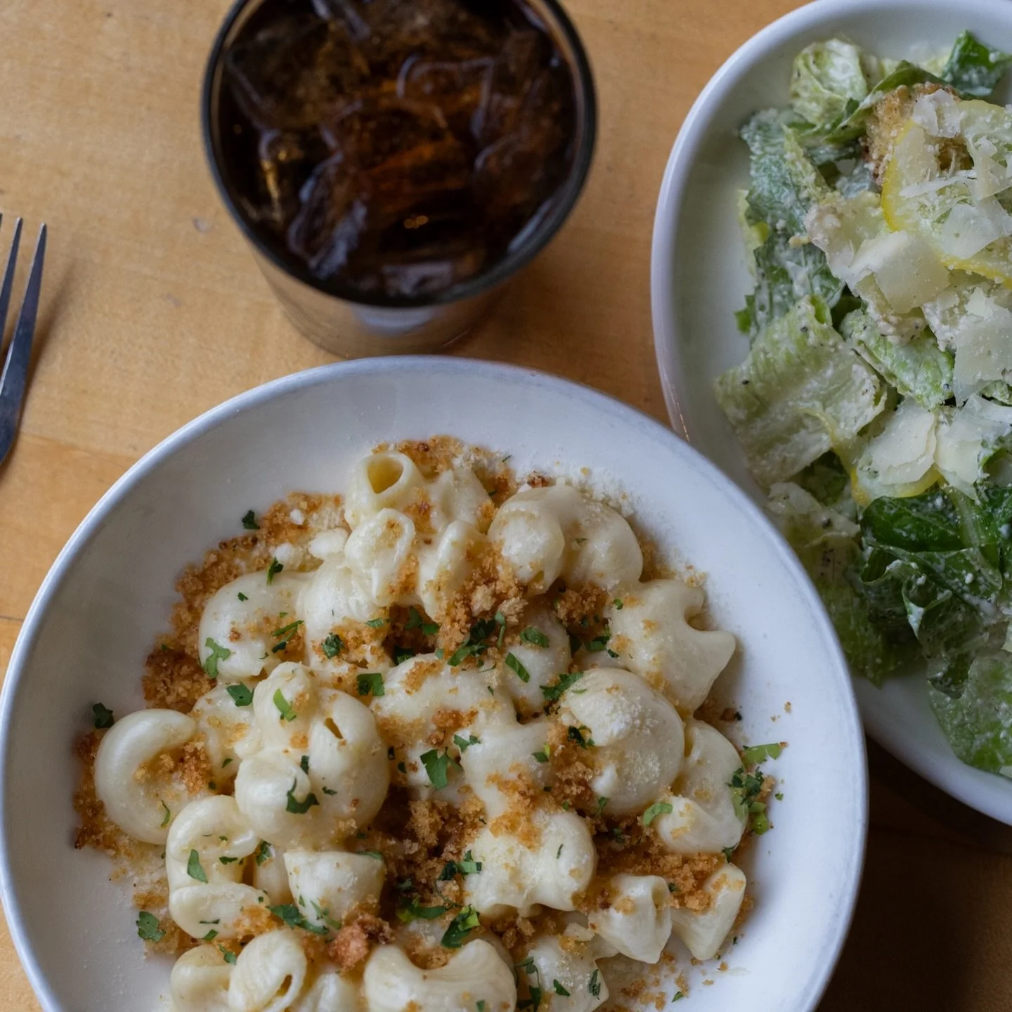Come get the lunch rush special from 12-3pm!! Mac and cheese or spaghetti and meatballs with a side Caesar and a soda. 🥤🍝 Can&rsquo;t beat this deal, offering everyday! ❤️ 

📸: @alanweinerphotos 
&bull;
&bull;
&bull;
#pdxnow #pdxeats #pasta #tavel