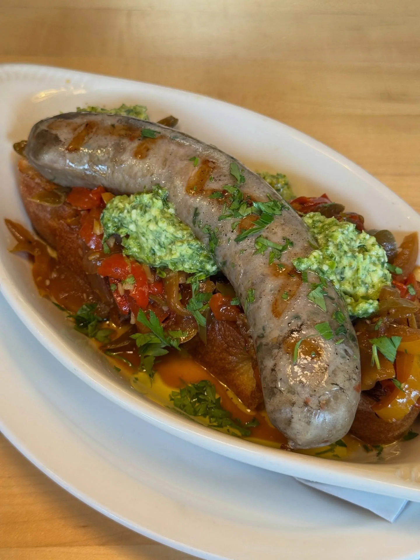 It&rsquo;s Italian-American Wednesday and we are showcasing a new special in May! Come and try our Sausage + Peppers 🌶️ 🫑 super comforting, and filling, we are here for you until 10pm. Come and get something that will warm your soul. Comes with bre
