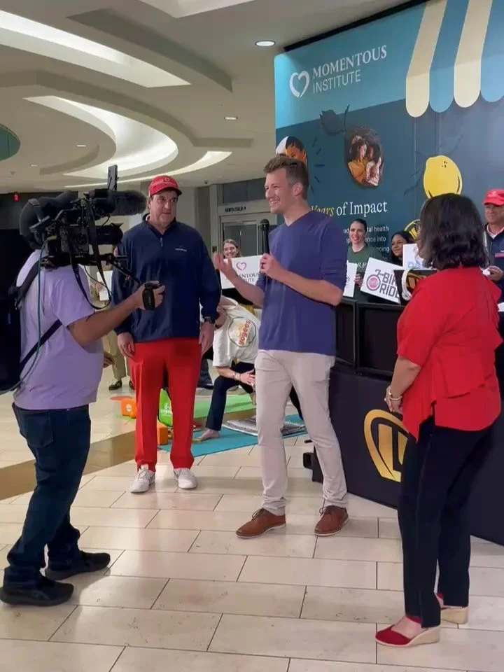 We kicked off #MentalHealthAwarenessMonth with @momentousinstitute at @wfaadaybreak bright and early this morning! 

Throughout May, they&rsquo;re sharing free resources and DFW-based experiences, each designed to help connect, pause, and recharge th
