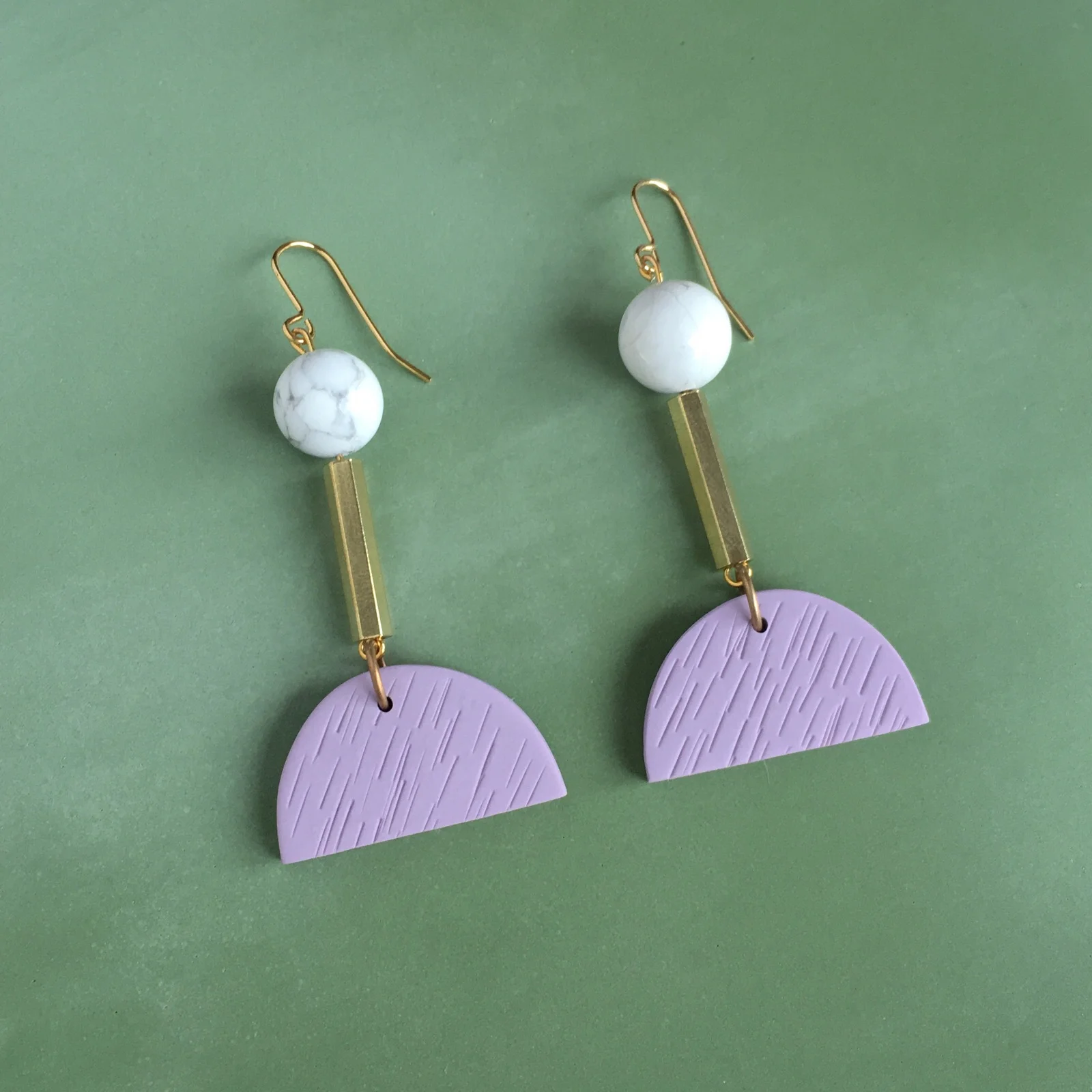 Curve Earrings - Pale Lilac