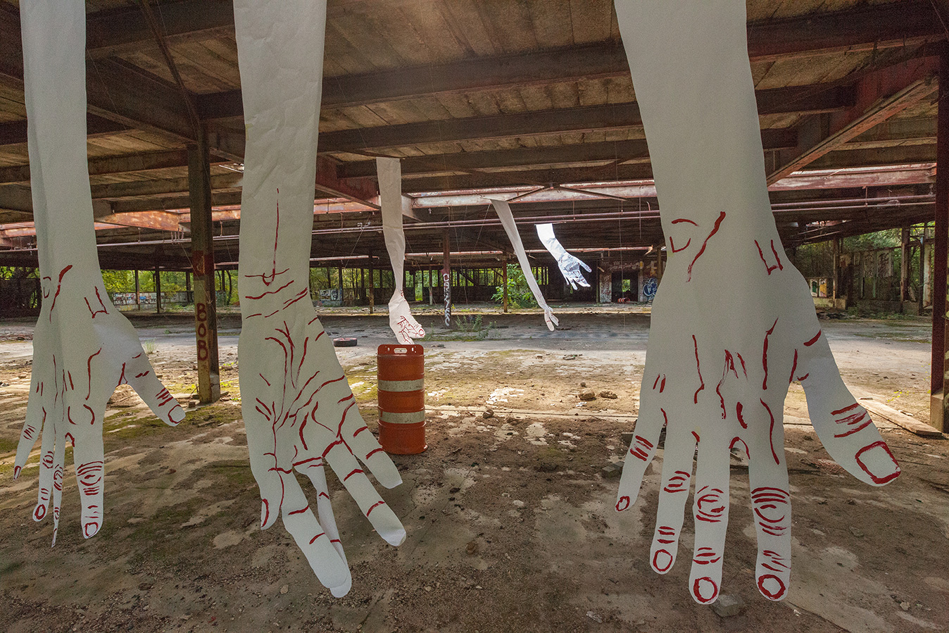 mirena-rhee-installation-giant-hands-in-beacon-day-two_01.jpg