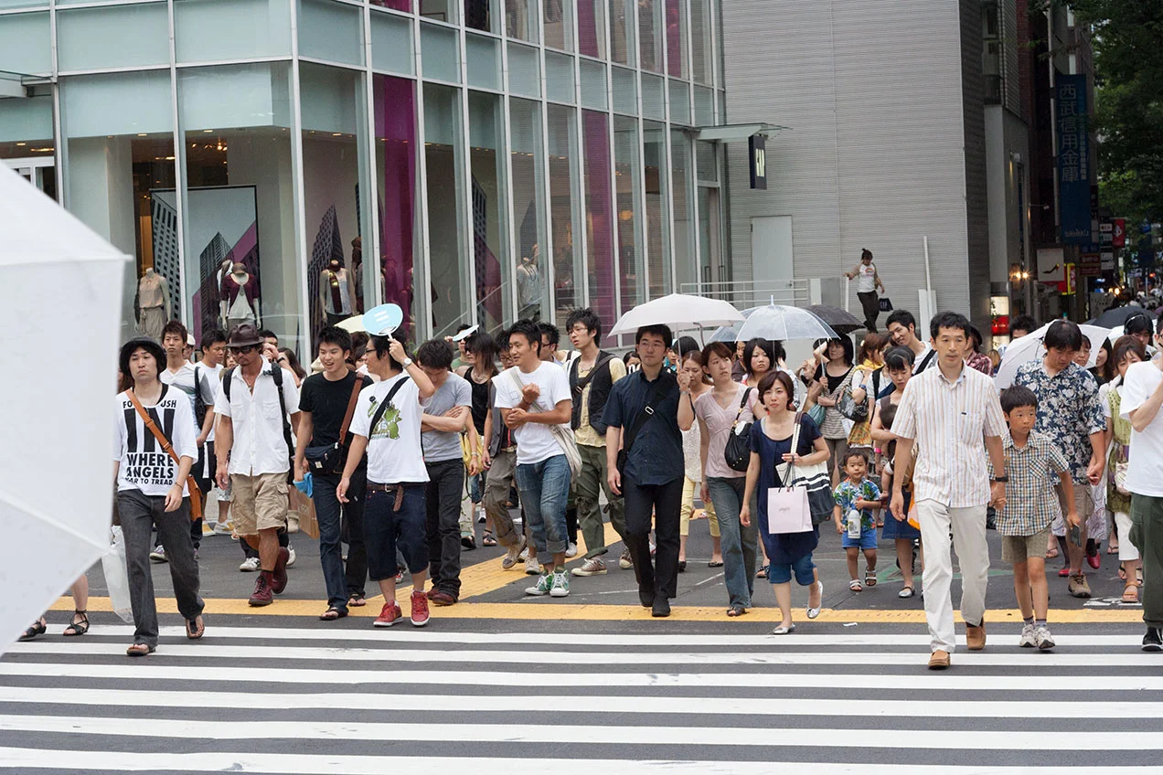 Tokyo Walks - the famous crosswalk in Shibuya