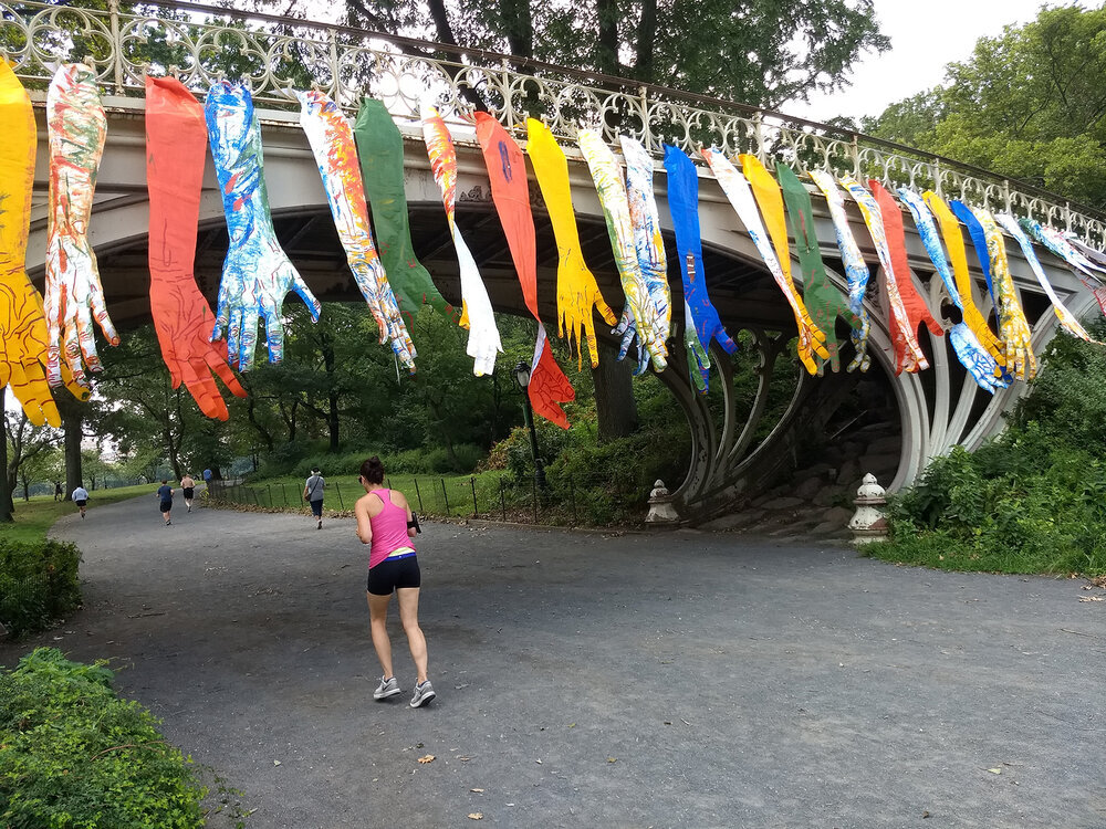 hands-over-bridge-art-installation-in-central-park-by-mirena-rhee_08.jpg