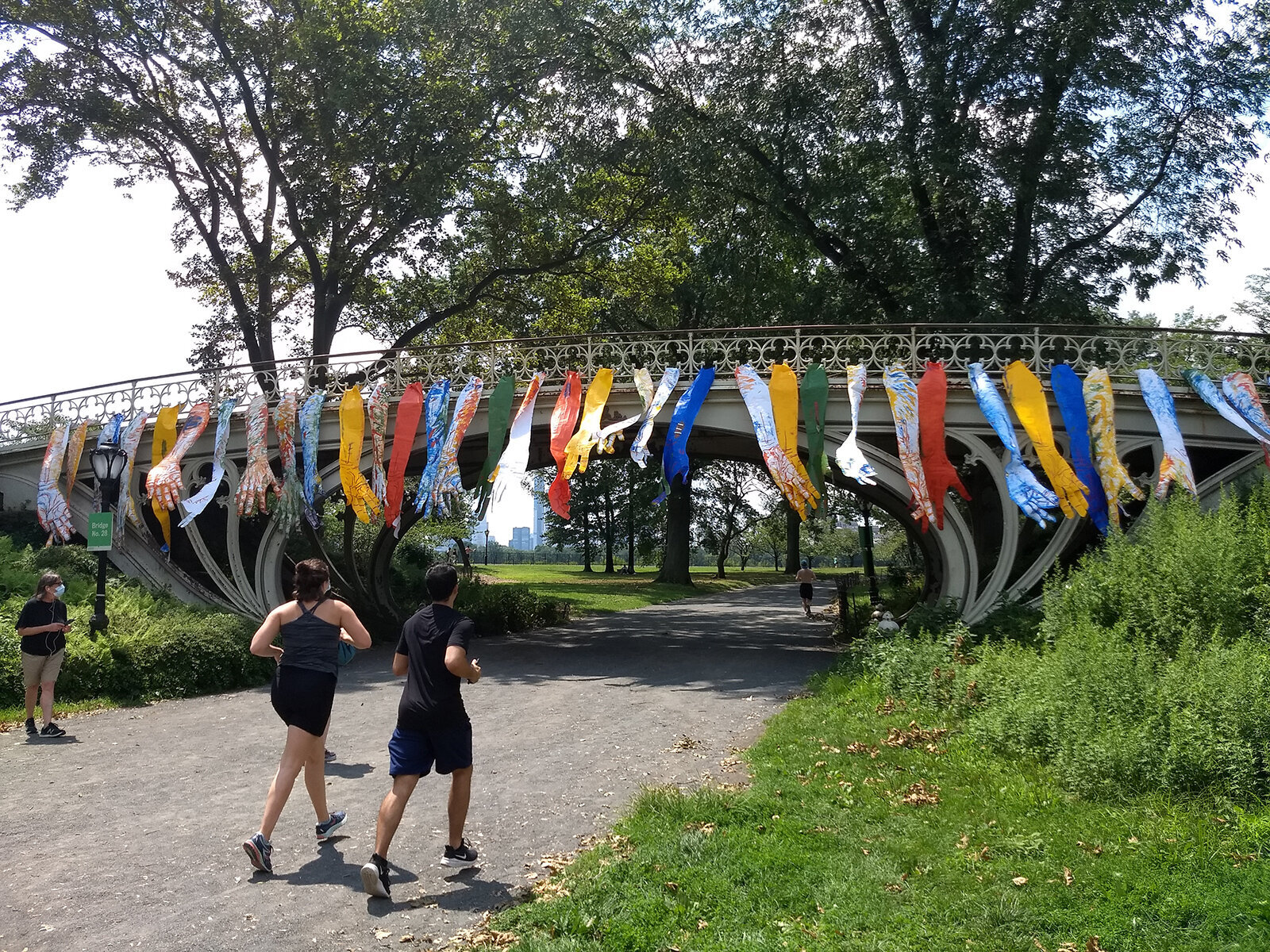 hands-over-bridge-art-installation-in-central-park-by-mirena-rhee_10.jpg