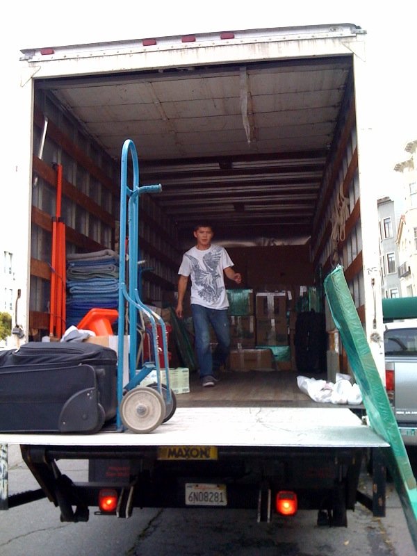 moving-to-new-york-truck-from-home-to-terminal.jpg