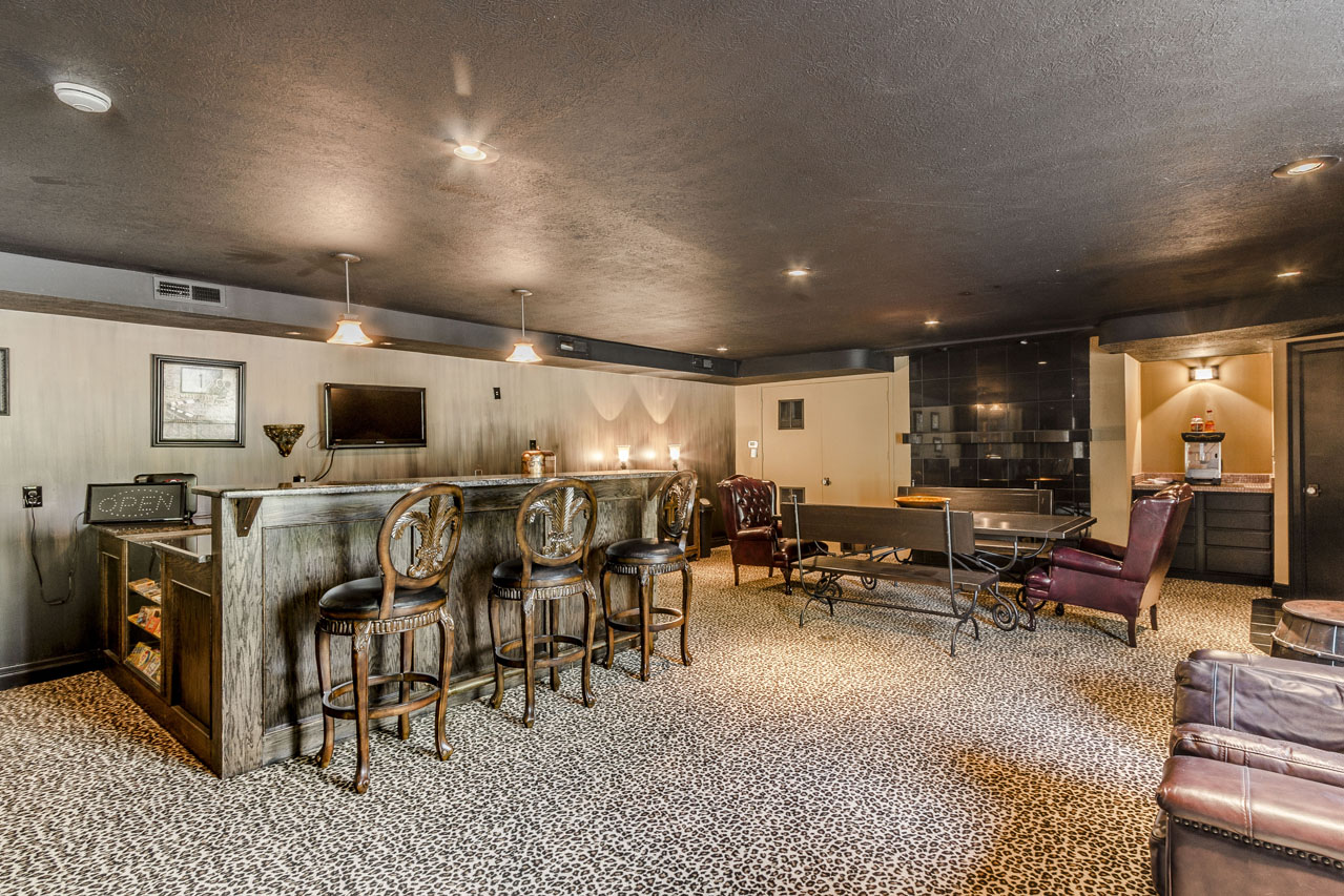 Endless entertaining space, fireplace.jpg