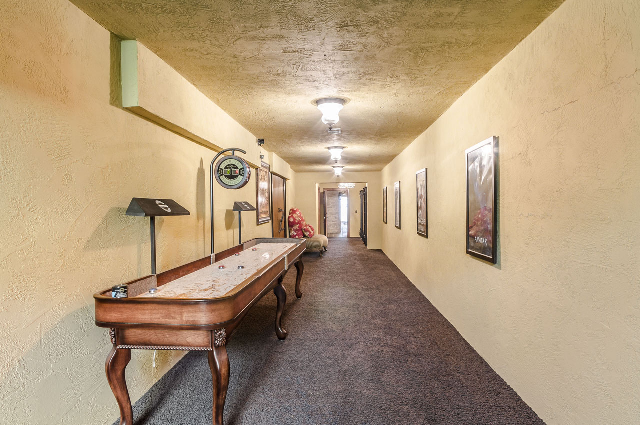 LL hallway to Theater room wing.jpg
