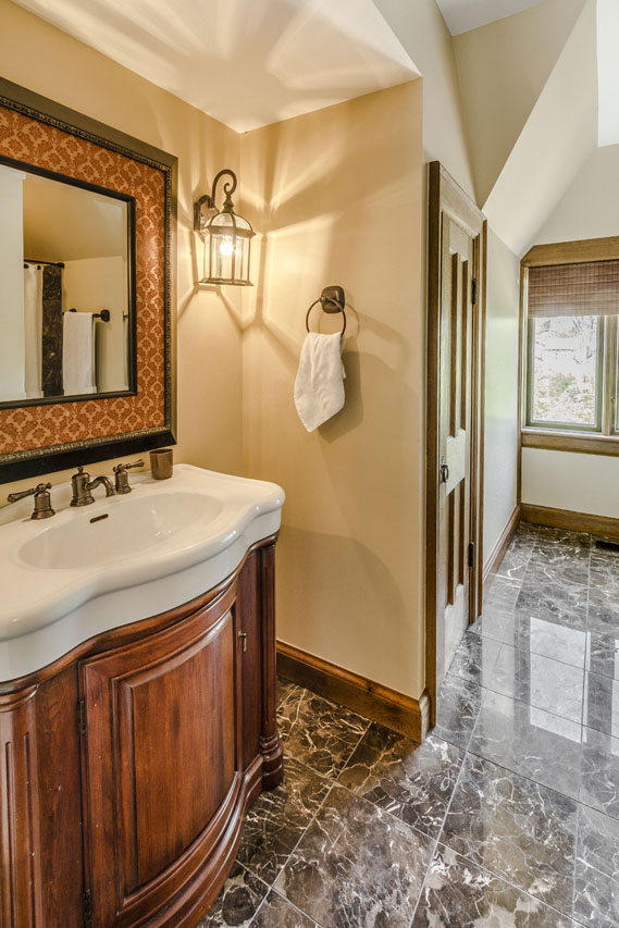 Mother-In-Law wing full bath.jpg