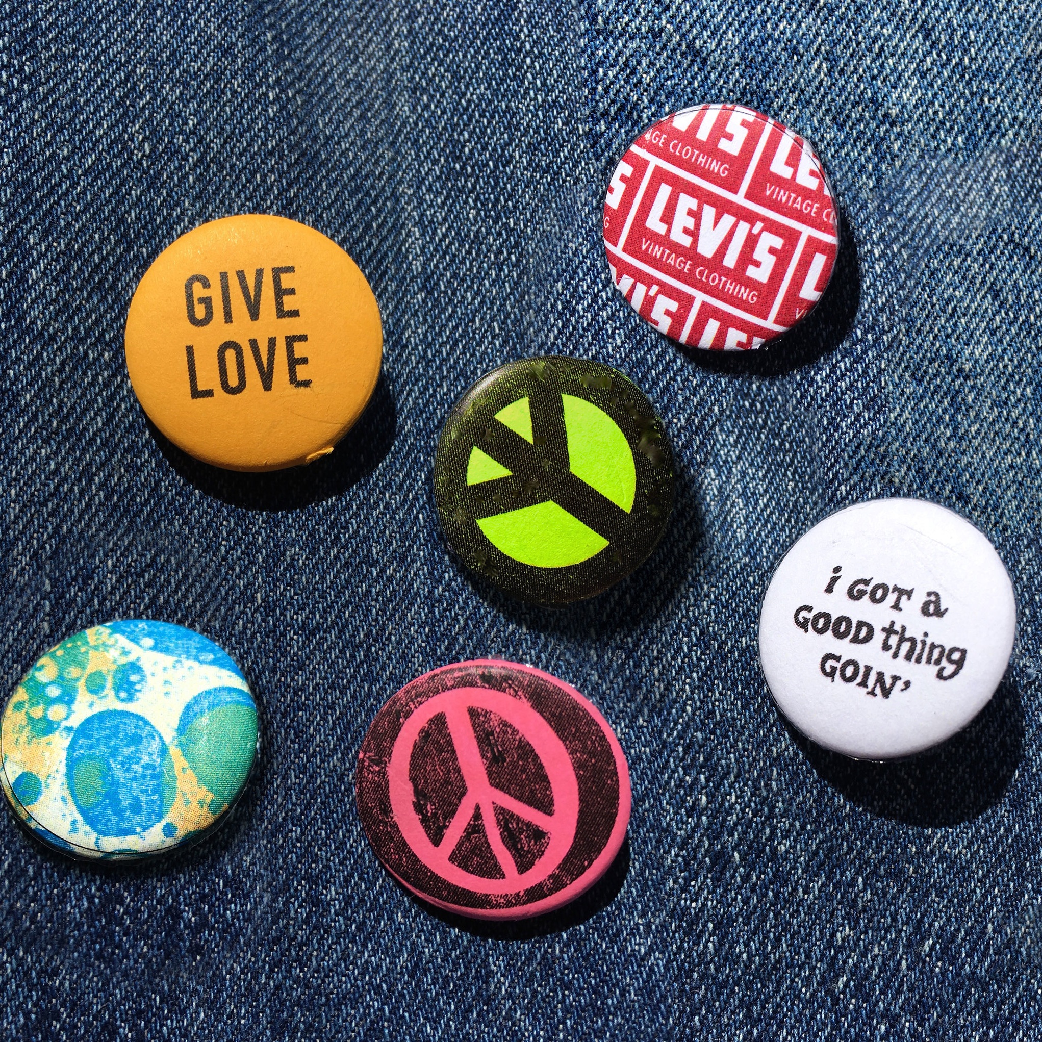 ButtonPhoto_LVC_DeYoung_170804.jpg