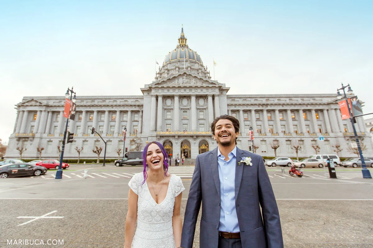 61_60-funny-wedding-faces-sf-city-hall-after-ceremony.jpg
