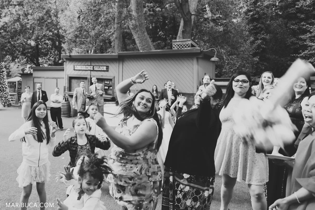 76_75-toss-bouquet-wedding-guests-interested-saratoga-spring.jpg