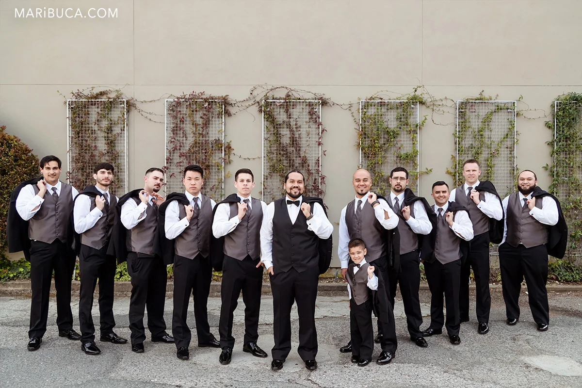 The groom posing in the villa ragusa