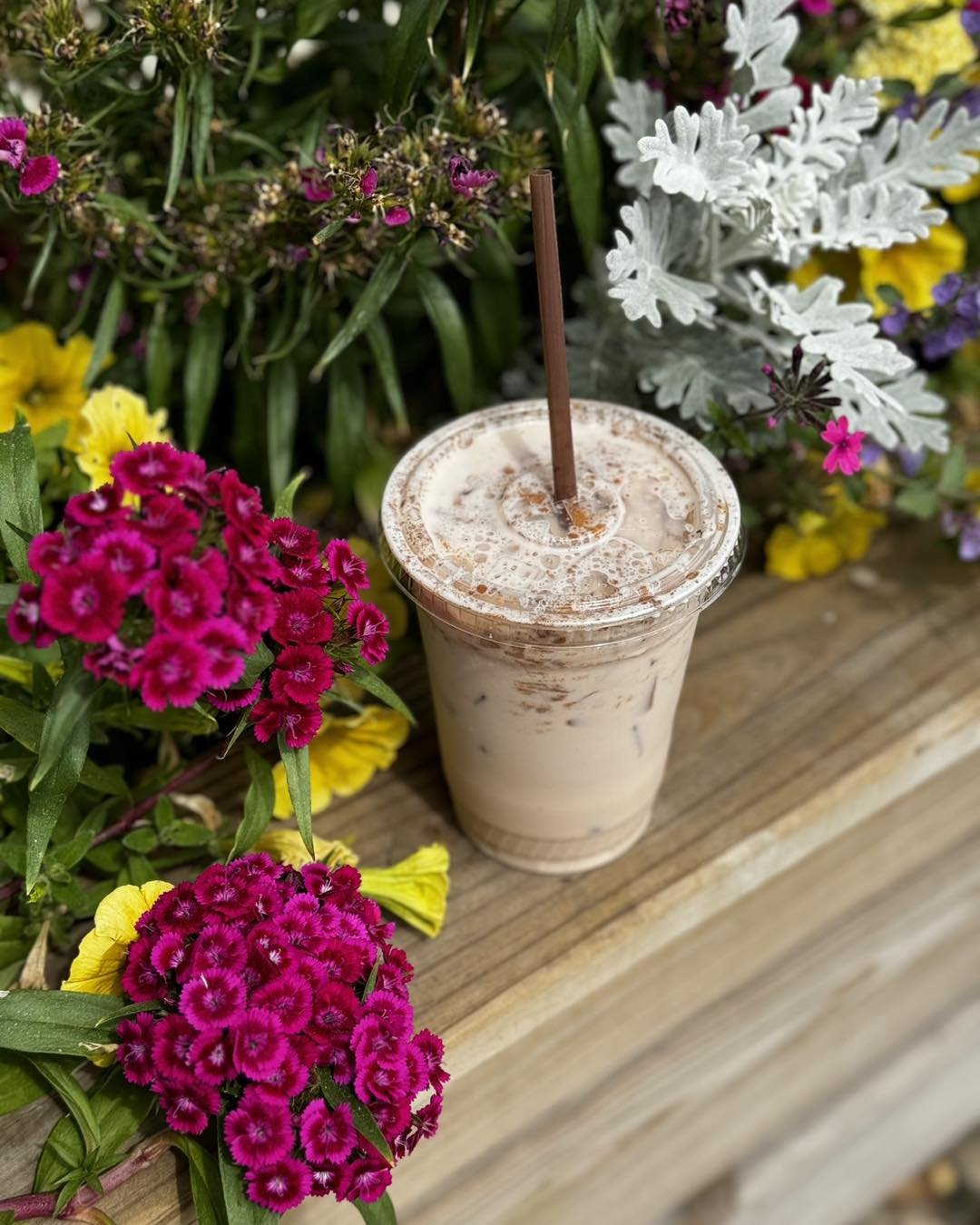 they say it&rsquo;s going to rain all day, so here&rsquo;s an iced chai and some gorgeous flowers to brighten your morning.

big thanks to our dear friend and neighbor, Jess, from Krysset shop, for letting us use her gorgeous planters for this little