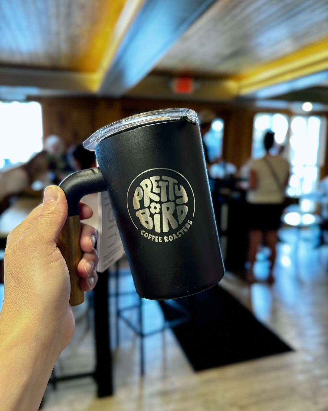 back in stock!

your favorite pretty bird tumblers have made a triumphant return to the shop. perfect for your morning commute, keeping your go-go-juice of choice hot or cold for the ride.

#backinstock #tumbler #tumblers #tumblersofinstagram #travel