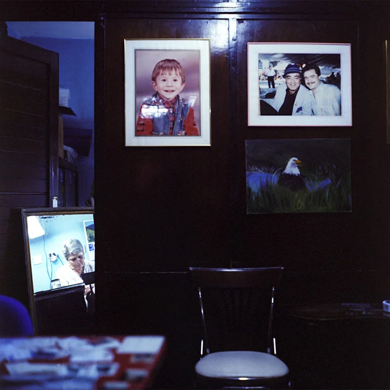 “Fotoperla”, a photography store.
