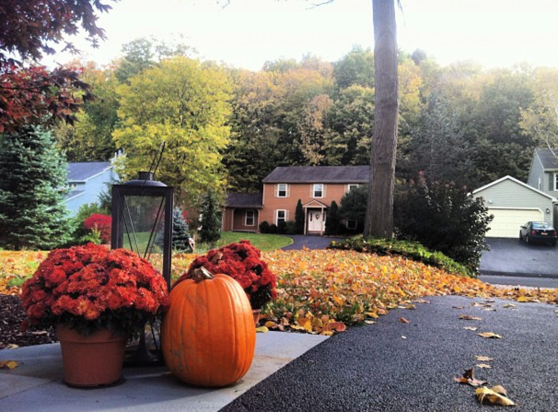 house pumpkin fall.png
