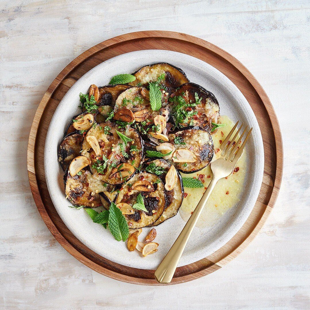 Do you remember my sunshiney lemon preserves from last month? I used them in this recipe to make a lemon preserve vinaigrette 🍋

I drizzled it over these fried eggplants, added fresh mint, and topped it off with a dusting of crushed chili flakes for