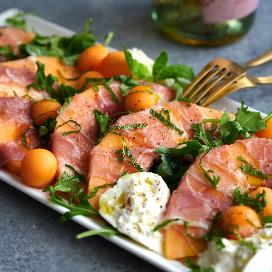 I shot this gorgeous cantaloupe with prosciutto, fresh mozzarella, and herbs for a client, and immediately went home after the shoot to make it for myself.

My salad obsession is here to stay, and I&rsquo;m not mad about it.

#food #foodporn #foodsta