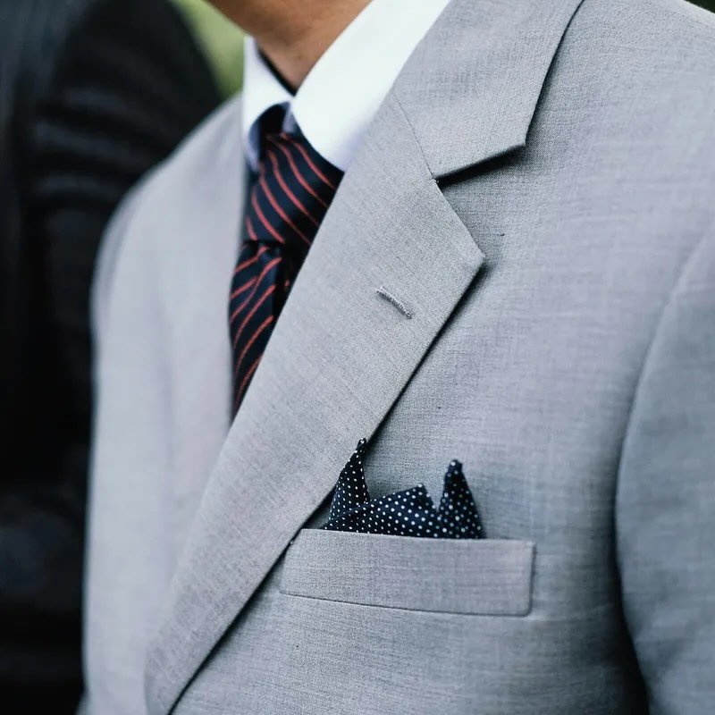 Take the mystery out of buying a suit with these tips! 👇👨🏻&zwj;💼📝 #TuesdayTips #TheManual

https://www.themanual.com/fashion/how-to-buy-a-suit/