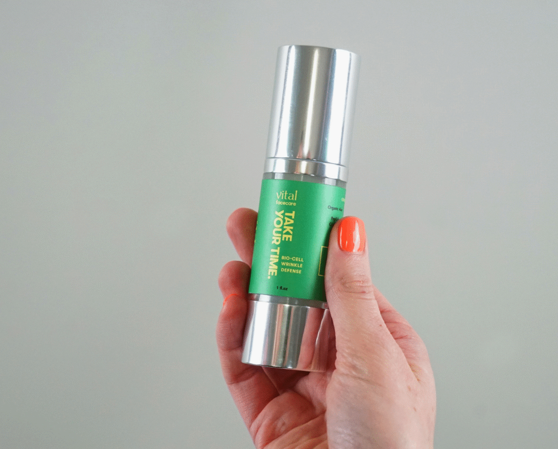 Vital Facecare Natural Ingredients - Anti-aging Eye GelVital-Facecare-Take-Your-Time-Application