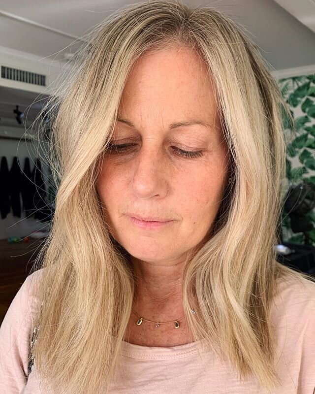 Dreamy creamy blonde for this beauty ✨ 
Our mission was to brighten up Sarah&rsquo;s hair while blending her white hair and adding some dimension 
@nicinskip used a full head of foils with a face frame and finished with a root shadow 👌🏼💕 #sustaina