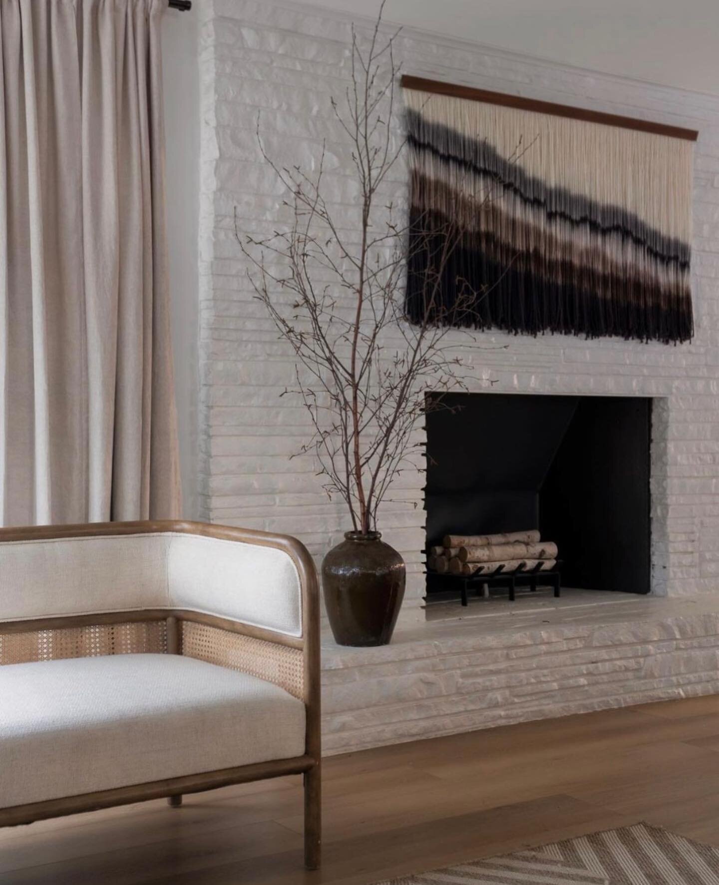 @casamettadesign really nailed it with this fireplace makeover. 🙌

See their profile for the before/after of the Bridal Suite at @theaddisongrove