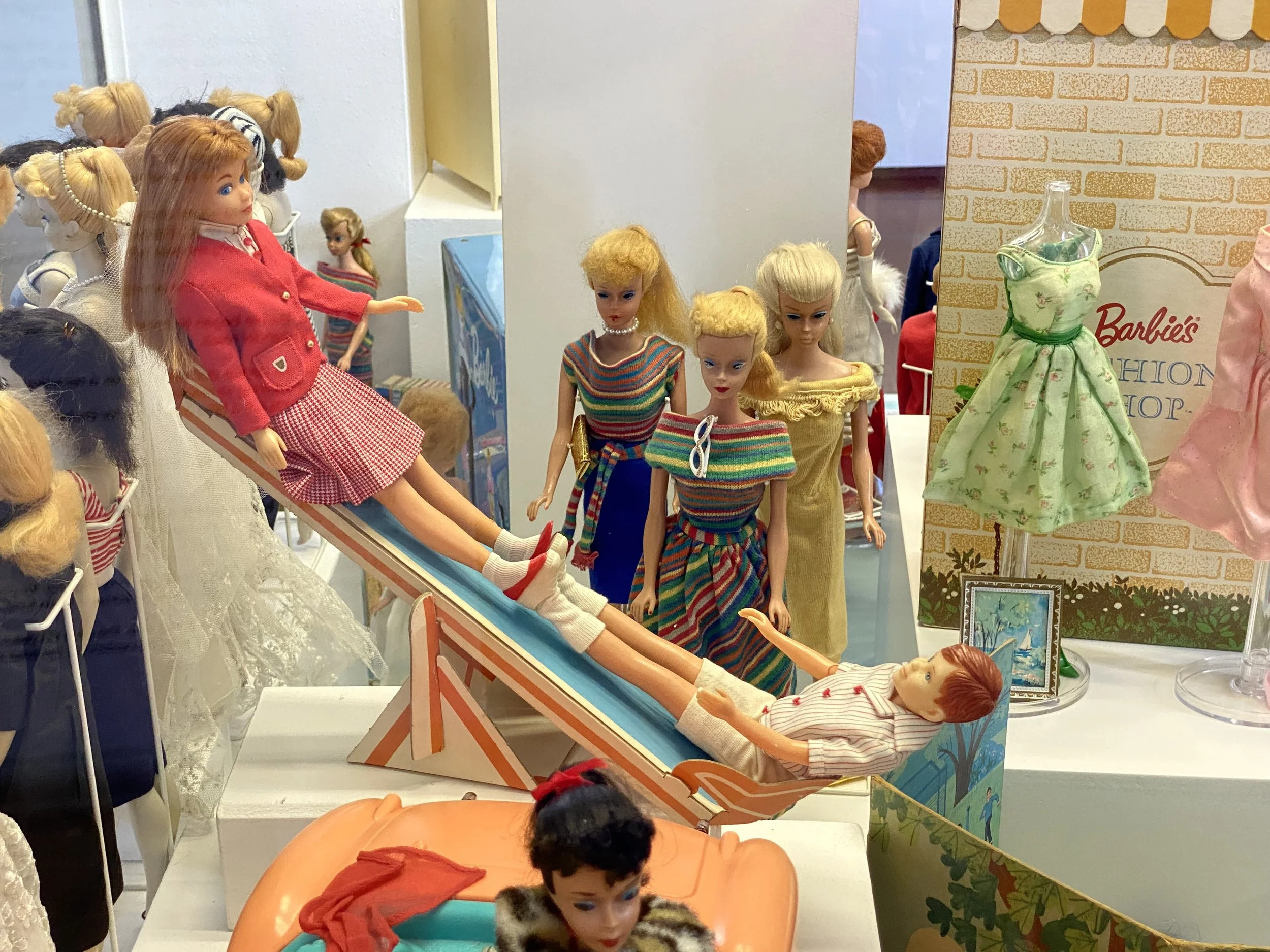 School Barbie and Skipper.JPG