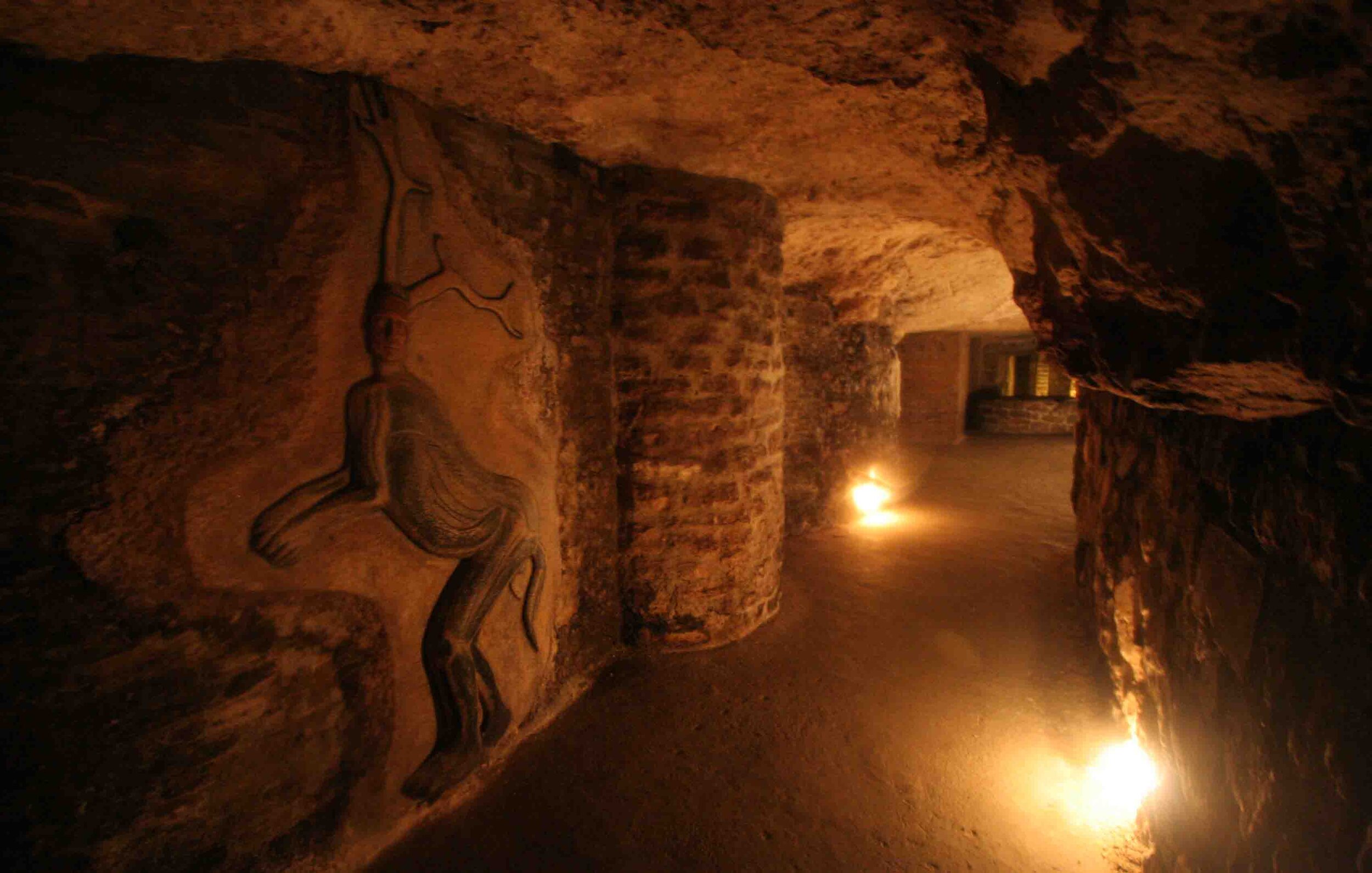 Labyrinth under the Buda Castle Hill - Budapest Cave Tour - Buda Castle