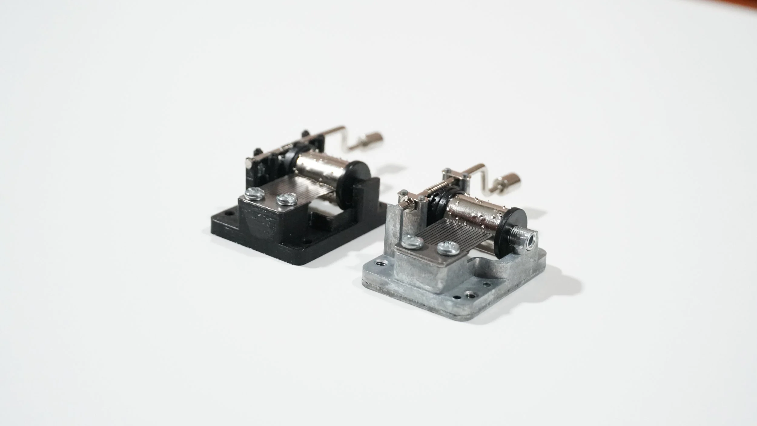 Pic_FrontRight_MusicBox_Comp.JPG
