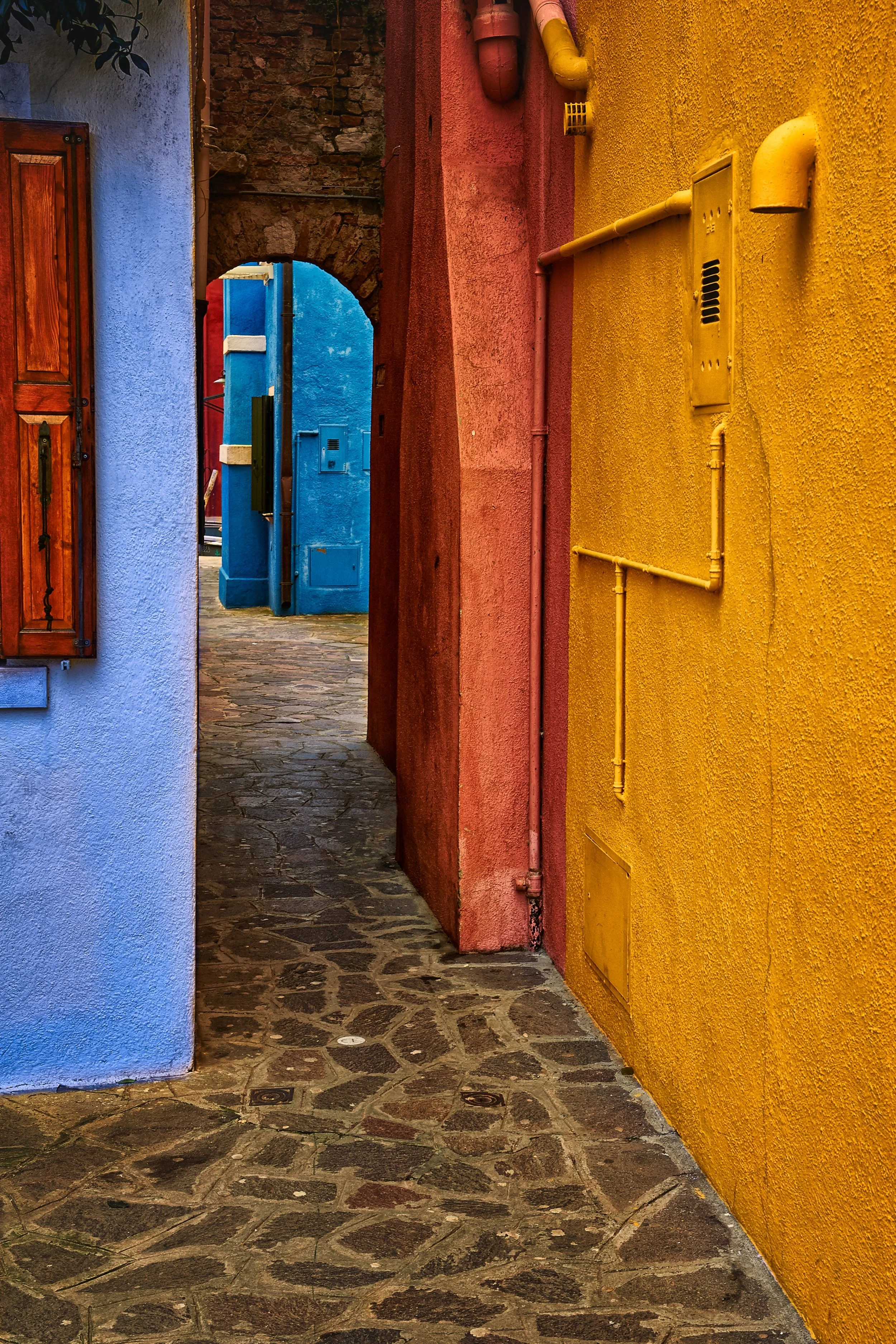 alley-architectural-design-architecture-2260602.jpg