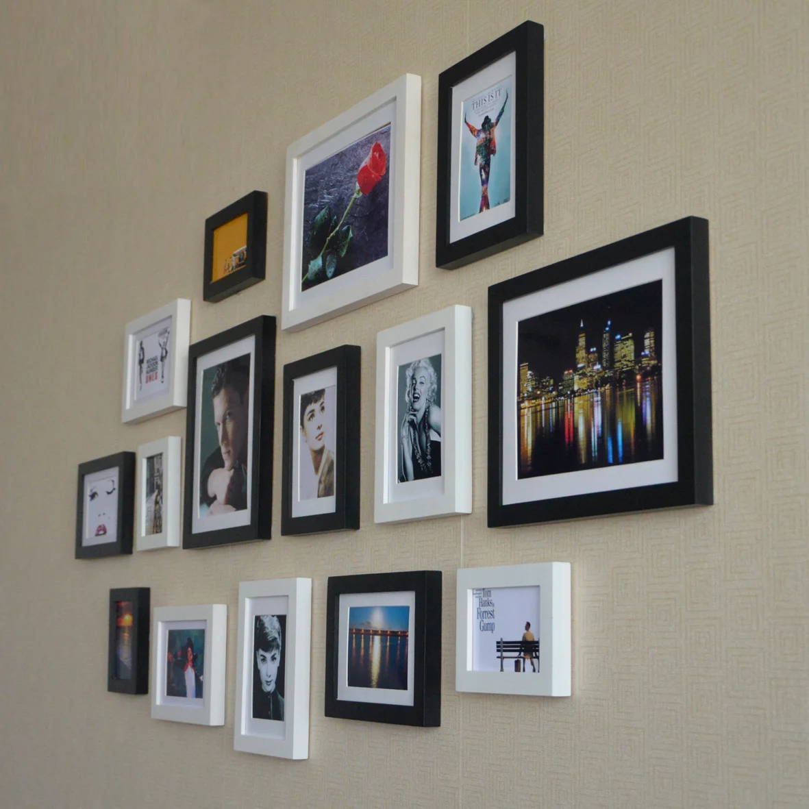 white-and-black-wall-Picture-Frame.jpg
